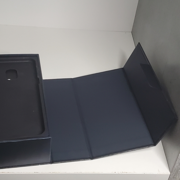 S8 box - Picture 2 of 4